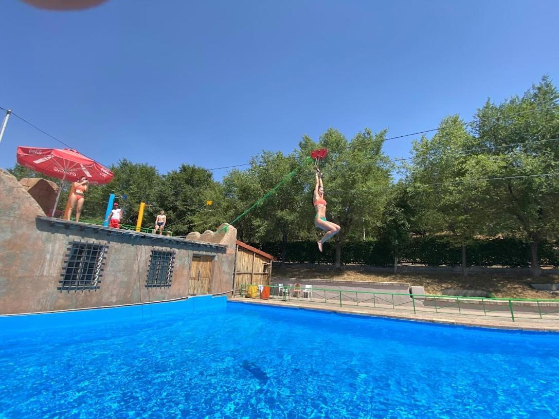 Armenian Village Park Hotel&Water Park Jerevan Buitenkant foto