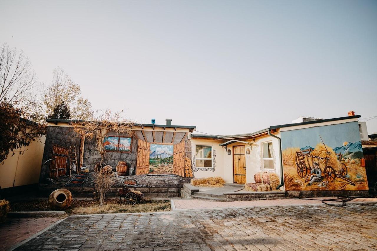 Armenian Village Park Hotel&Water Park Jerevan Buitenkant foto